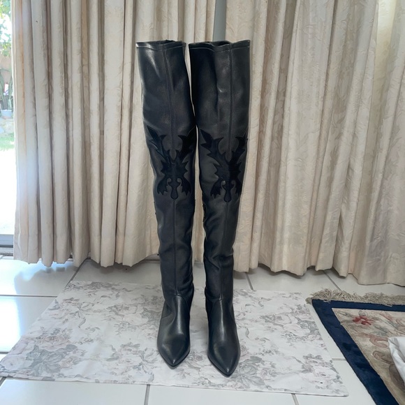 New Authentic Chanel thigh high boots with motifs - Picture 2 of 6